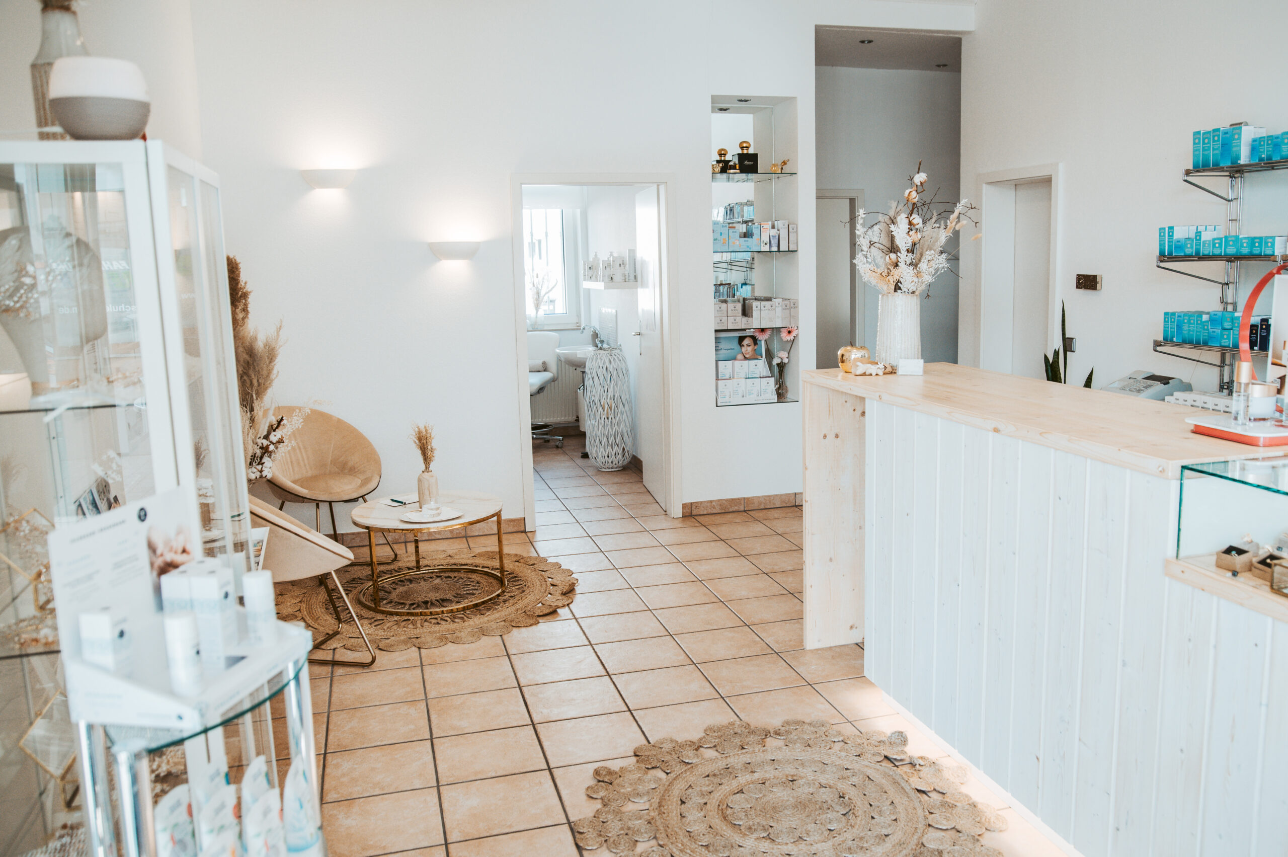 1_220326_Fotograf_Frankfurt_DFischerMedia_Vania_DSC_7260-1 Beauty Atelier VP 2